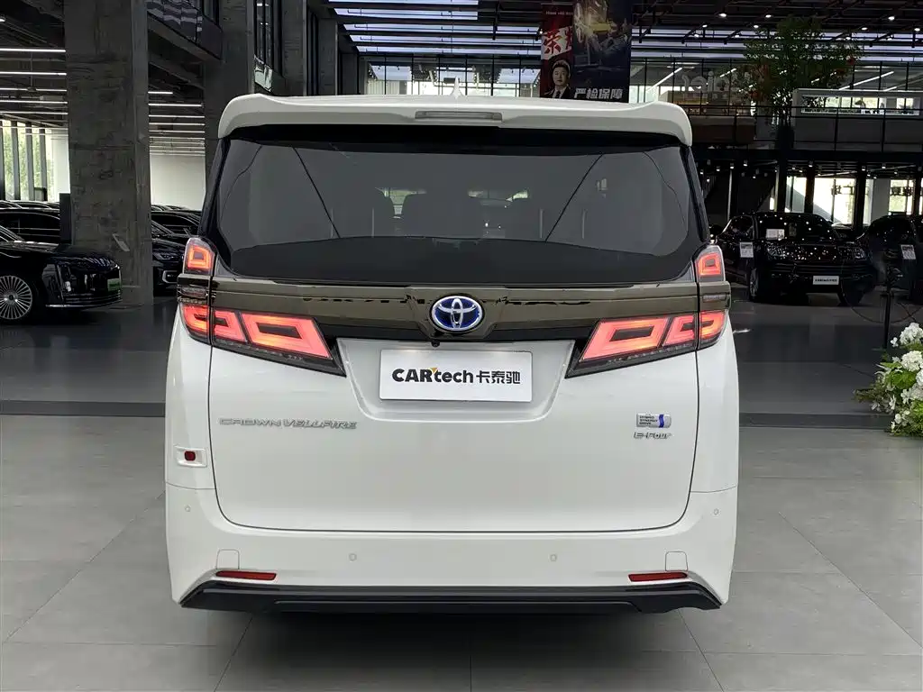 Toyota Vellfire 2023 — фото 4