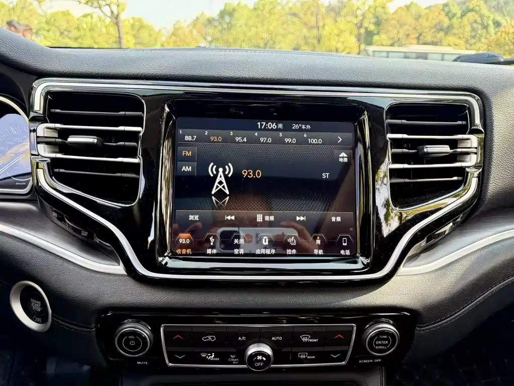 Jeep Grand Commander 2020 — фото 13
