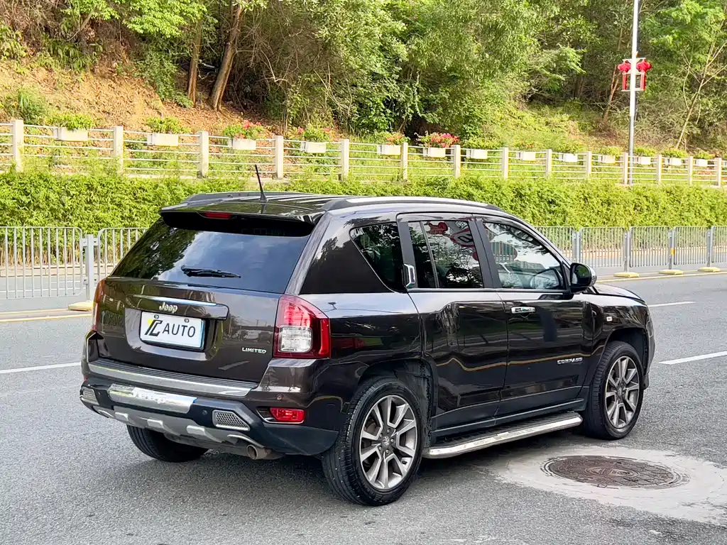 Jeep Compass 2014 — фото 7