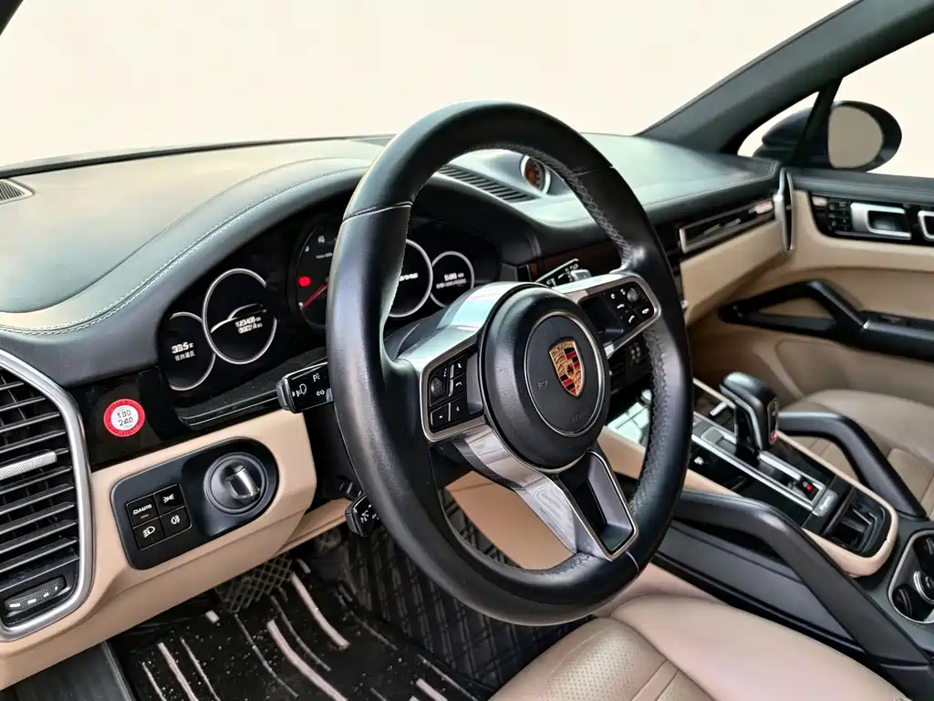 Porsche Cayenne 2018 — фото 8