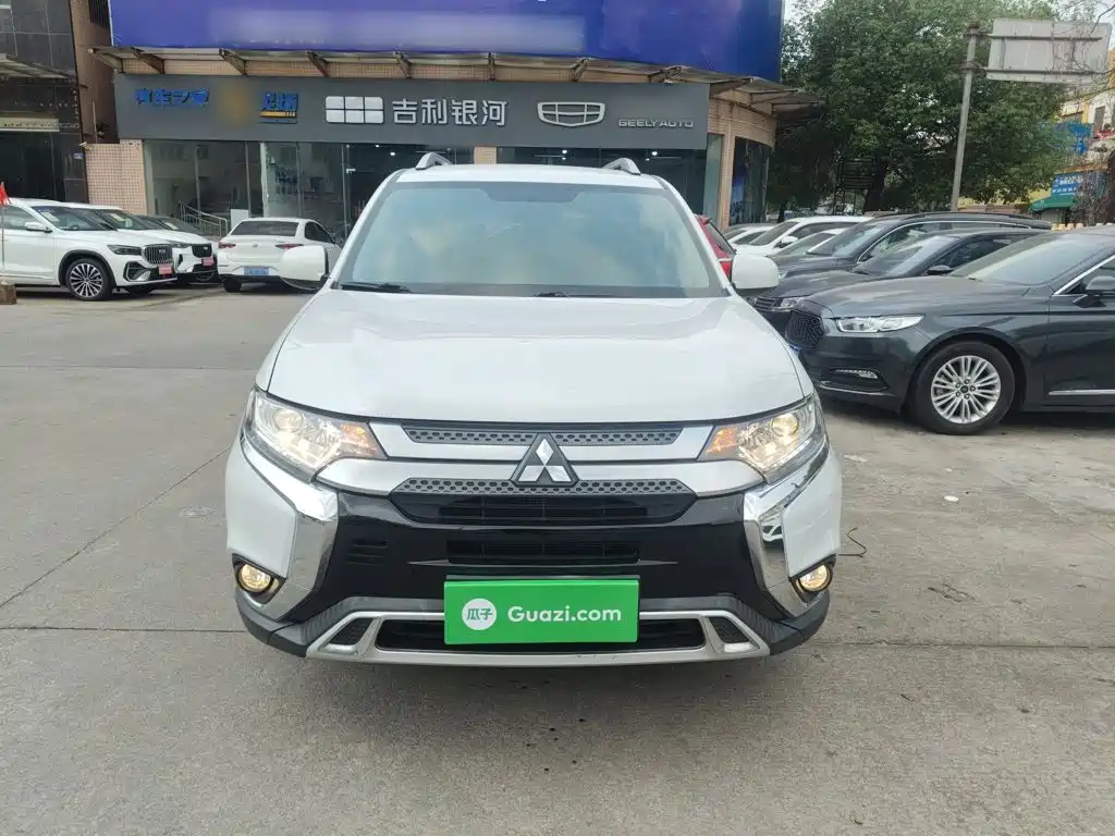 Mitsubishi Outlander 2021