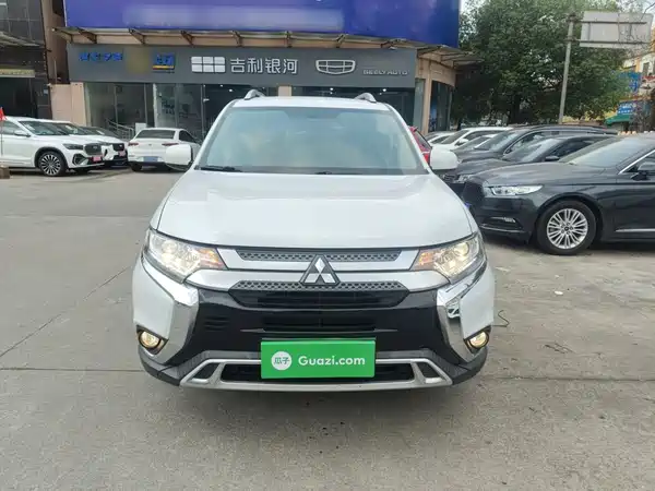 Mitsubishi Outlander 2021