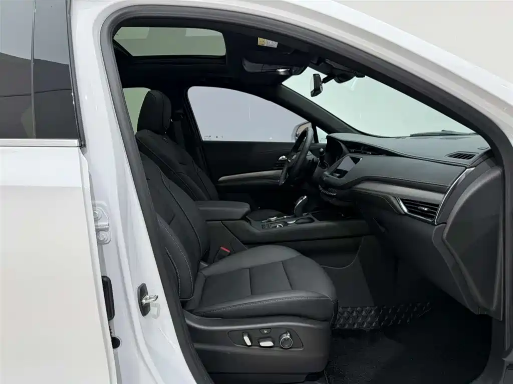 Cadillac XT4 2023 — фото 19