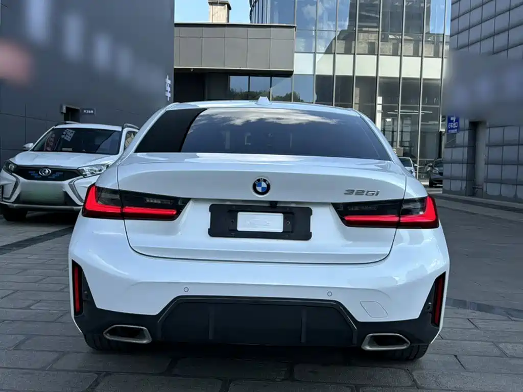 BMW 3 Series 2023 — фото 11