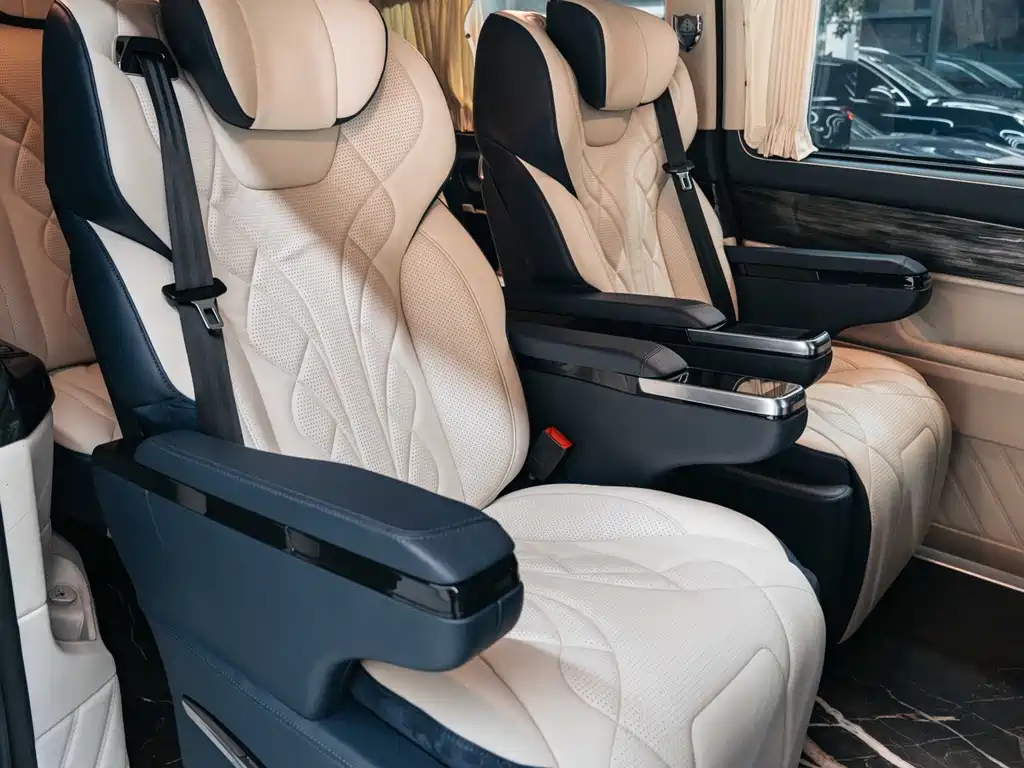 Mercedes-Benz V-Class 2020 — фото 23
