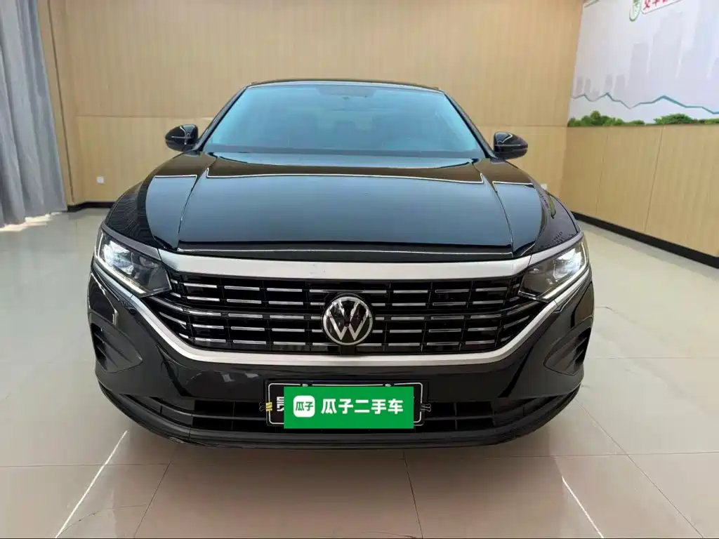 Volkswagen Passat 2025