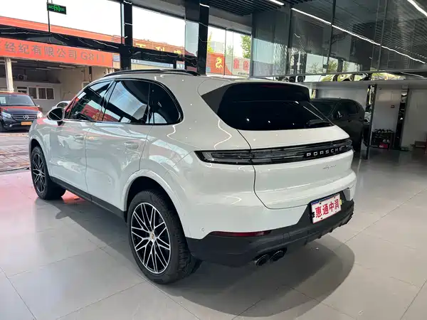 Porsche Cayenne 2024