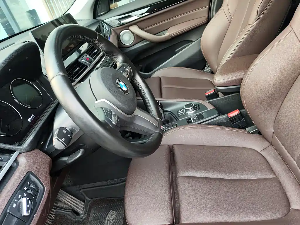 BMW X1 2022 — фото 8