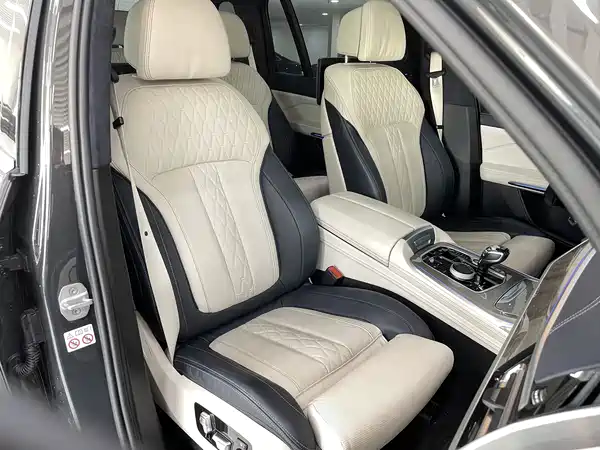 BMW X7 2021