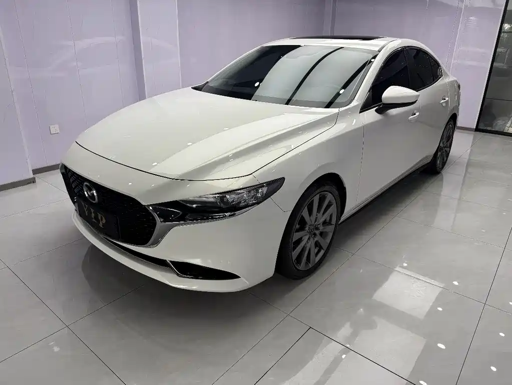 Mazda 3 Axela 2022 — фото 1