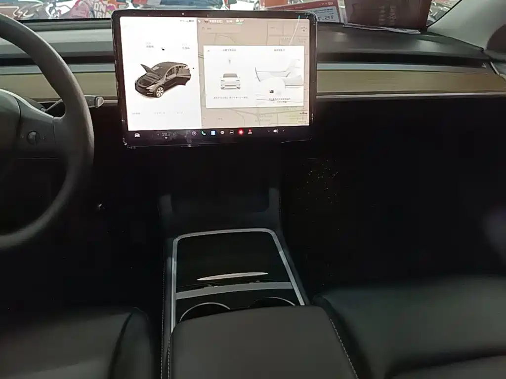 Tesla Model Y 2021 — фото 13