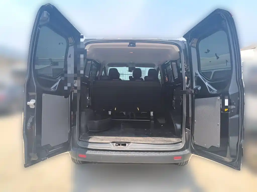 Ford Transit 2025 — фото 10