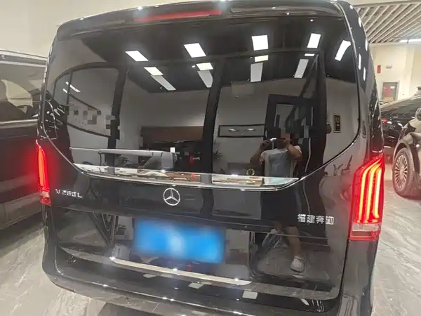 Mercedes-Benz V-Class 2024