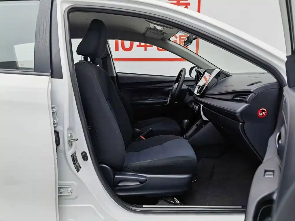 Toyota Yaris L 2019 — фото 23