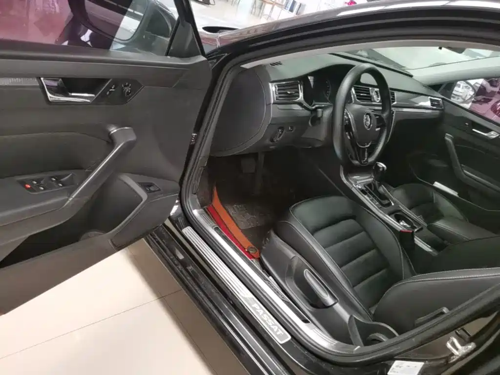 Volkswagen Passat 2018 — фото 16