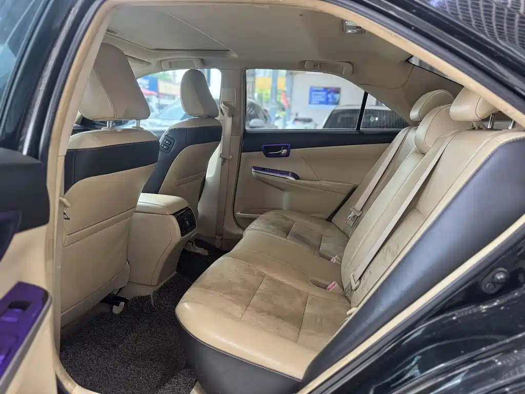 Toyota Camry 2017 — фото 10