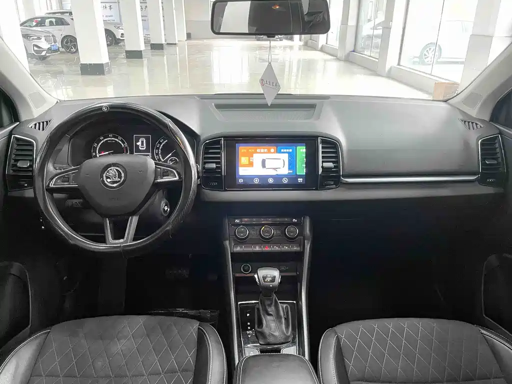Skoda Karoq 2021 — фото 9