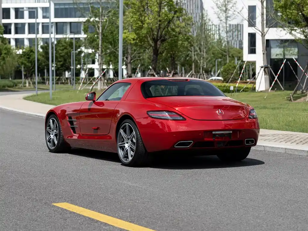 Mercedes-Benz SLS AMG 2011 — фото 6