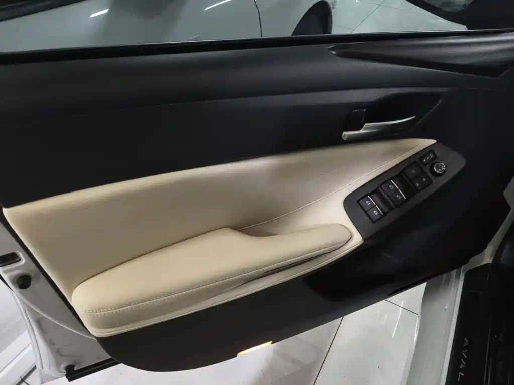 Toyota Avalon 2022 — фото 12