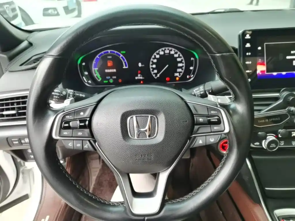 Honda Inspire 2022 — фото 11