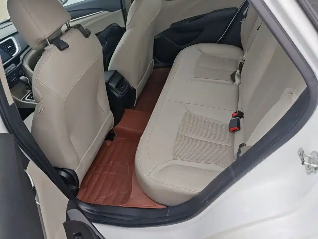Buick Excelle 2017 — фото 17