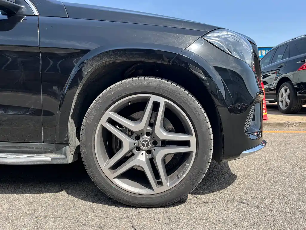 Mercedes-Benz GLS 2018 — фото 21