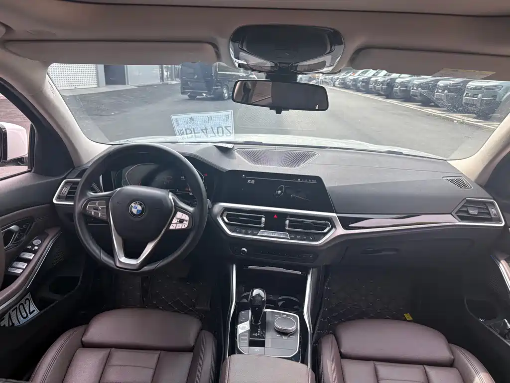 BMW 3 Series 2019 — фото 12