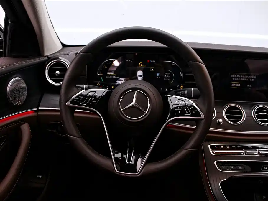 Mercedes-Benz E-Class 2022 — фото 7