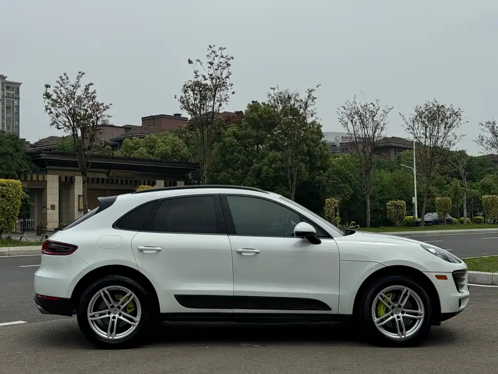 Porsche Macan 2015 — фото 14