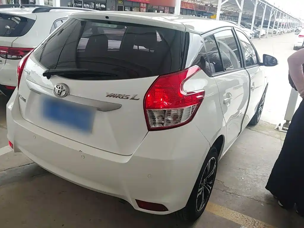 Toyota Yaris L 2016 — фото 7