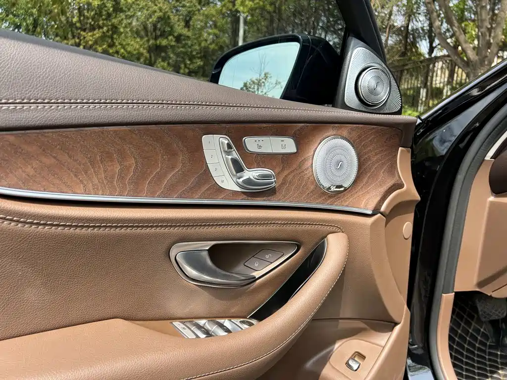 Mercedes-Benz E-Class 2023 — фото 18