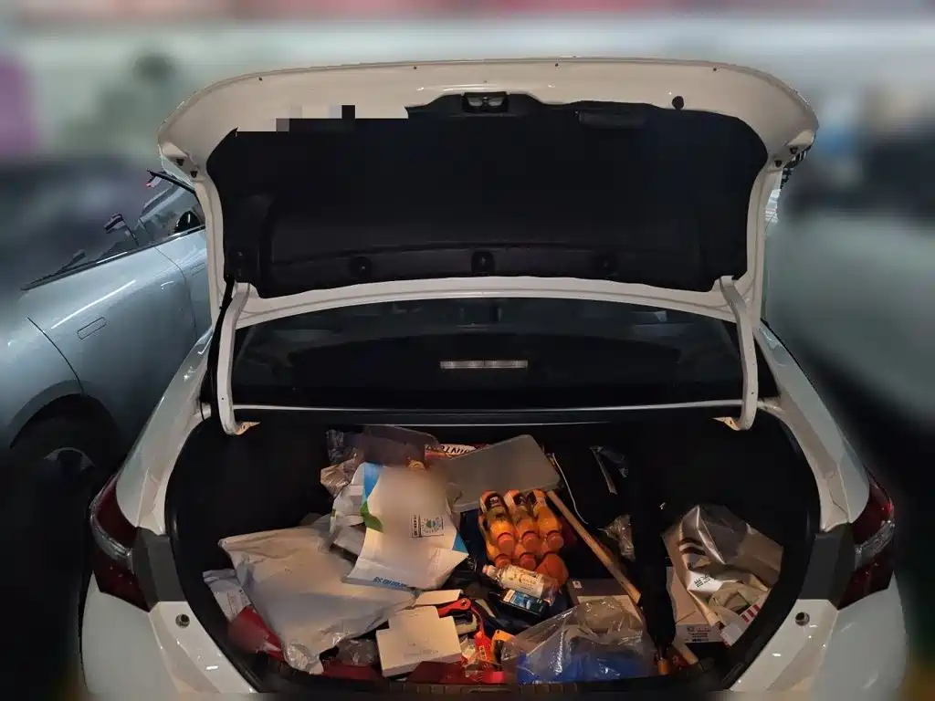 Toyota Corolla 2015 — фото 10