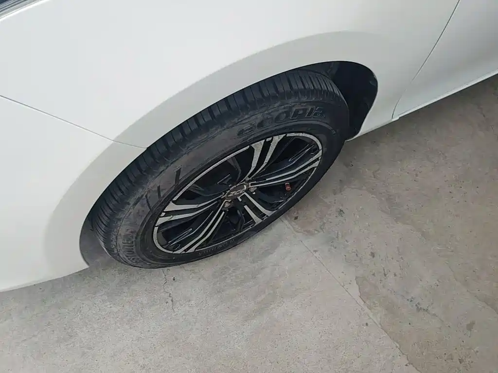 Toyota Yaris L 2016 — фото 23