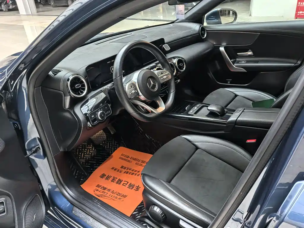 Mercedes-Benz A-Class 2019 — фото 4