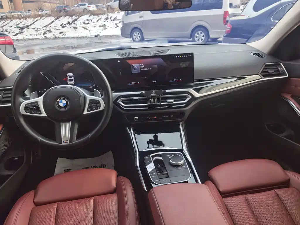 BMW 3 Series 2023 — фото 16