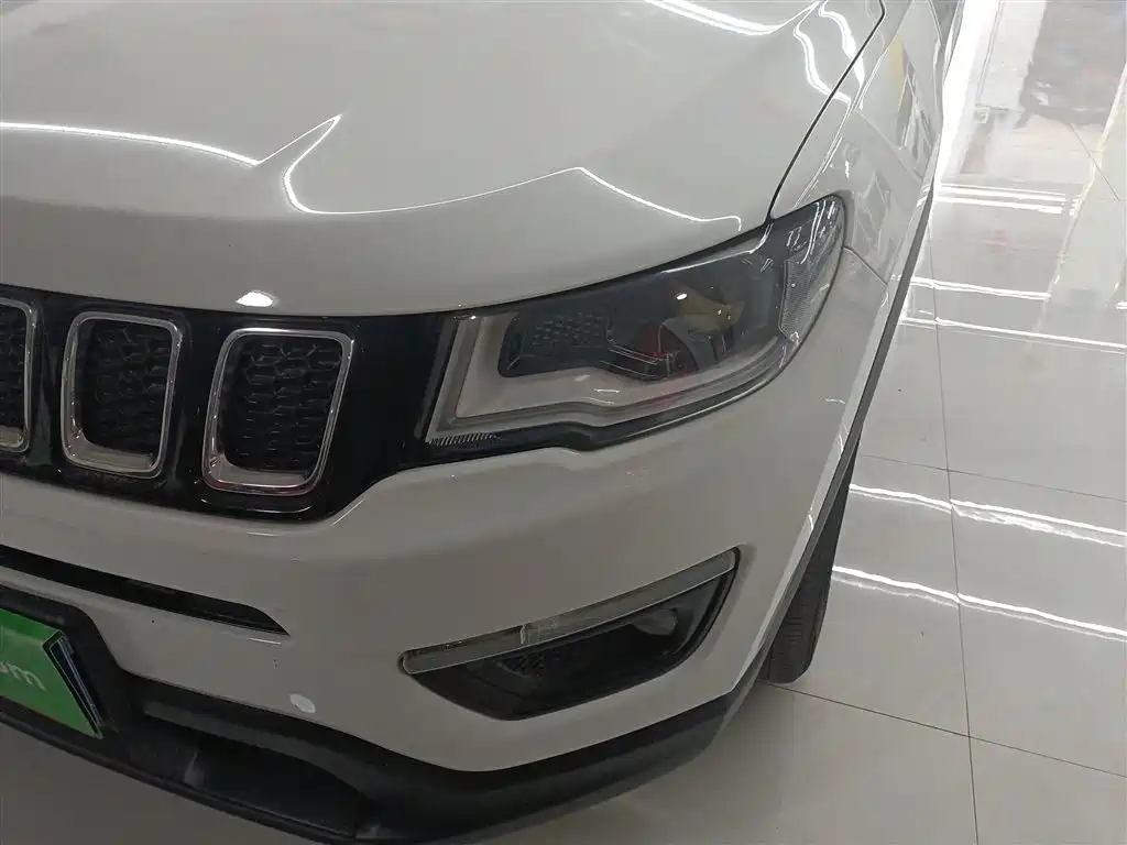 Jeep Compass 2018 — фото 24