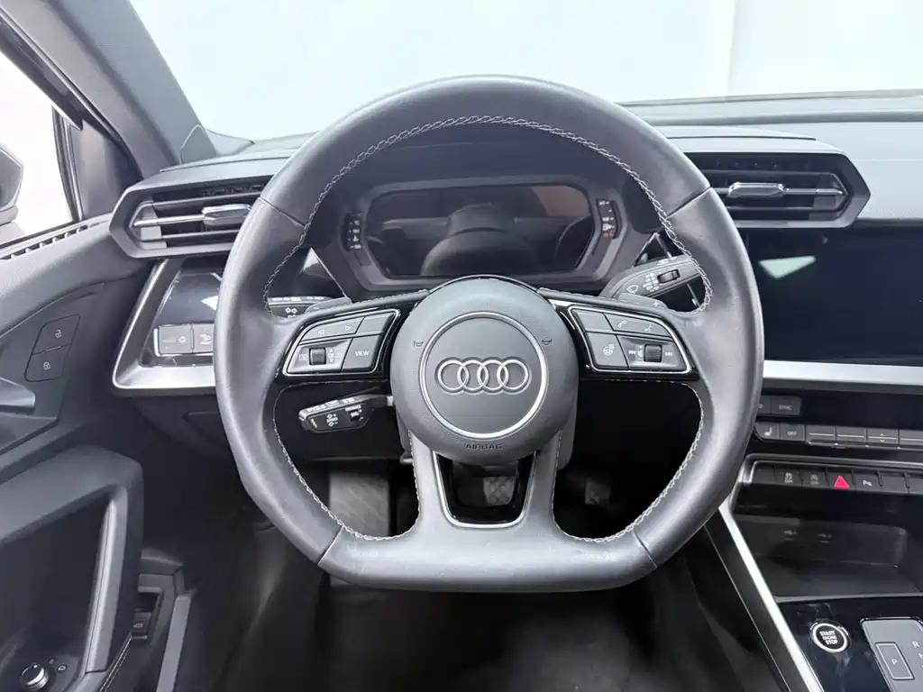 Audi A3 2023 — фото 12