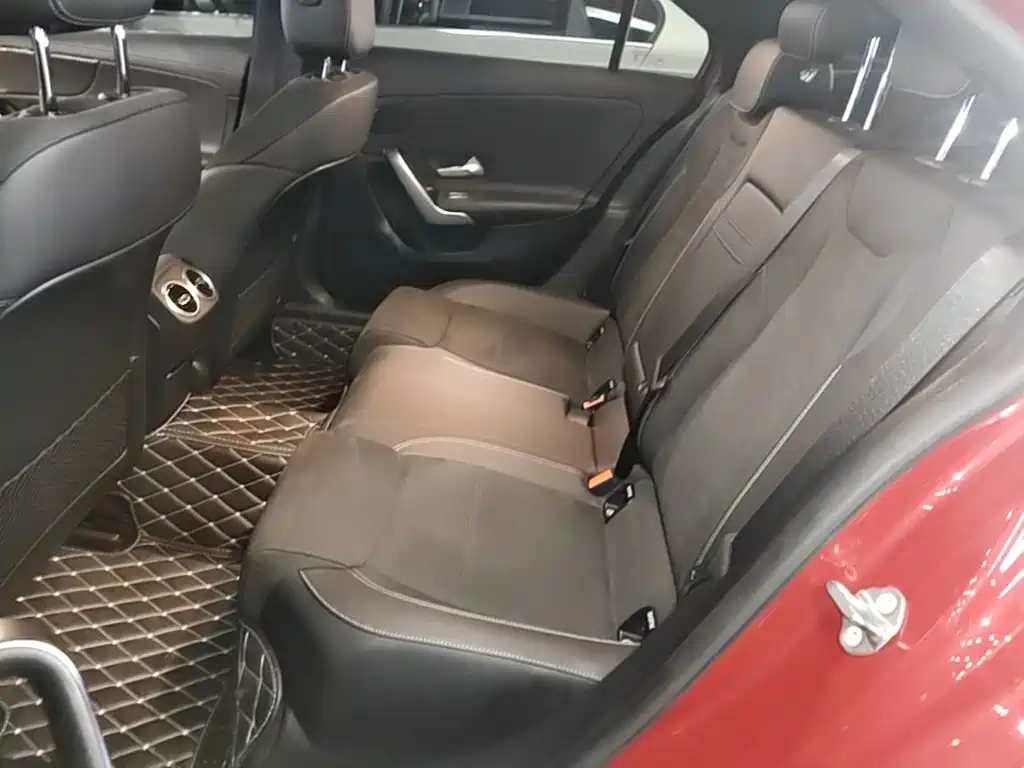 Mercedes-Benz A-Class 2020 — фото 17