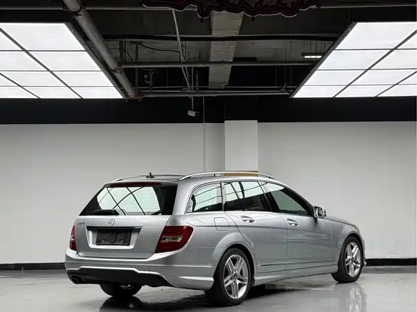 Mercedes-Benz C-Class 2011