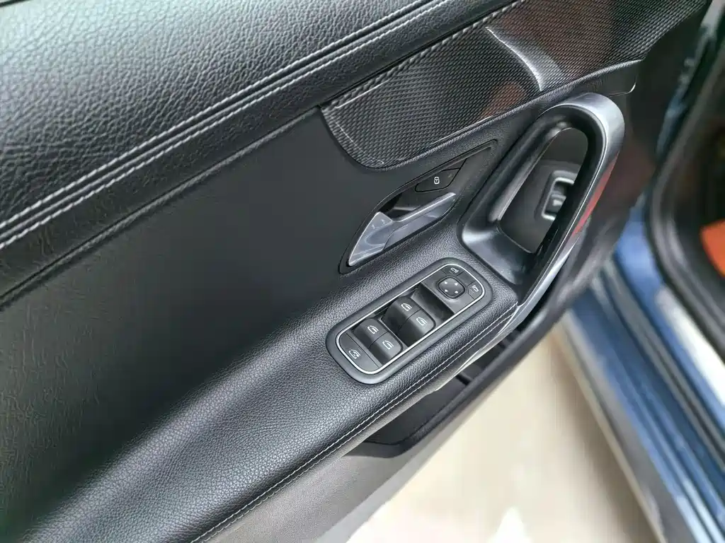 Mercedes-Benz A-Class 2019 — фото 10