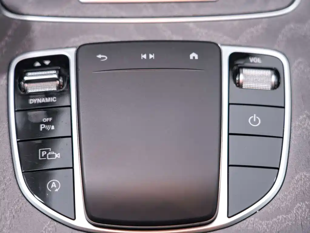 Mercedes-Benz E-Class 2022 — фото 16