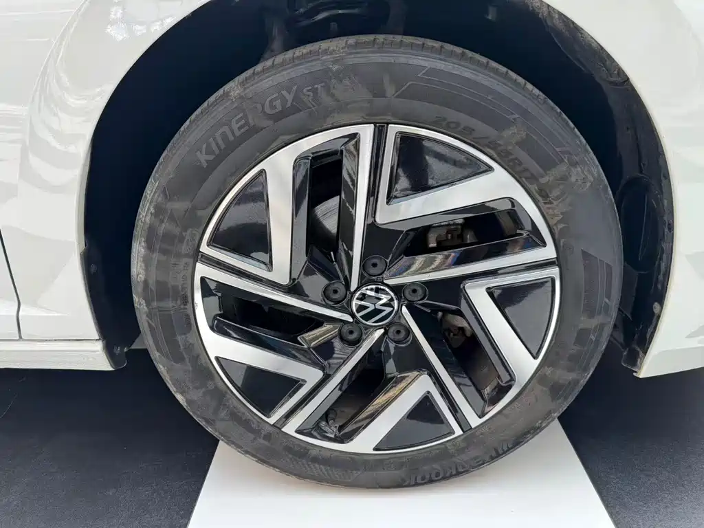 Volkswagen Sagitar 2022