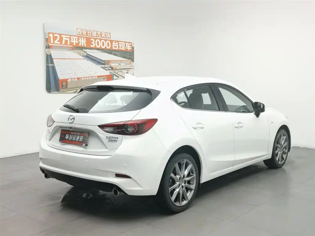 Mazda 3 Axela 2019 — фото 2