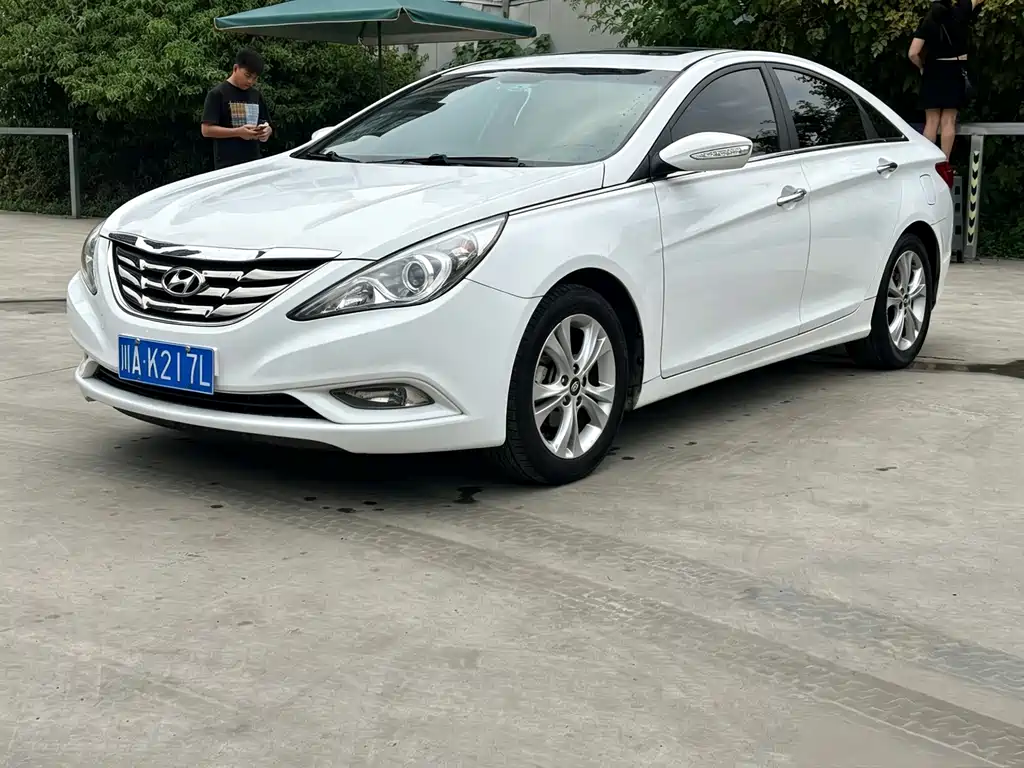 Hyundai Sonata 2012