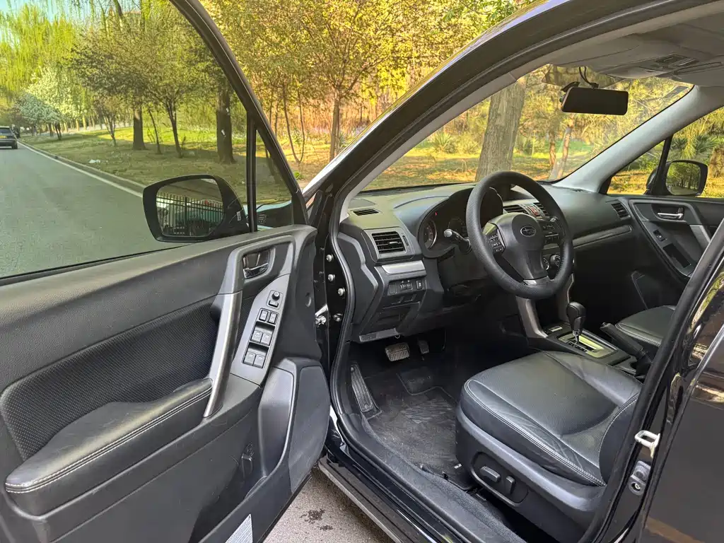 Subaru Forester 2015 — фото 8