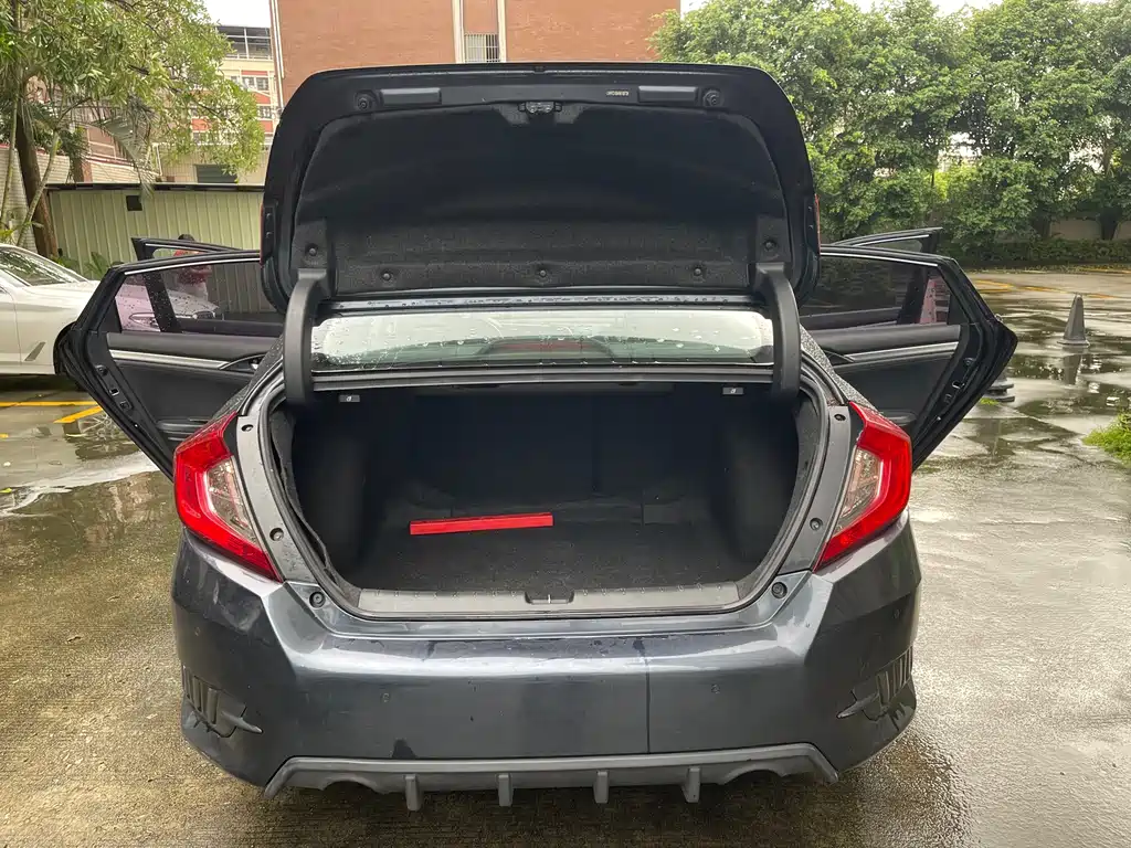 Honda Civic 2018 — фото 15