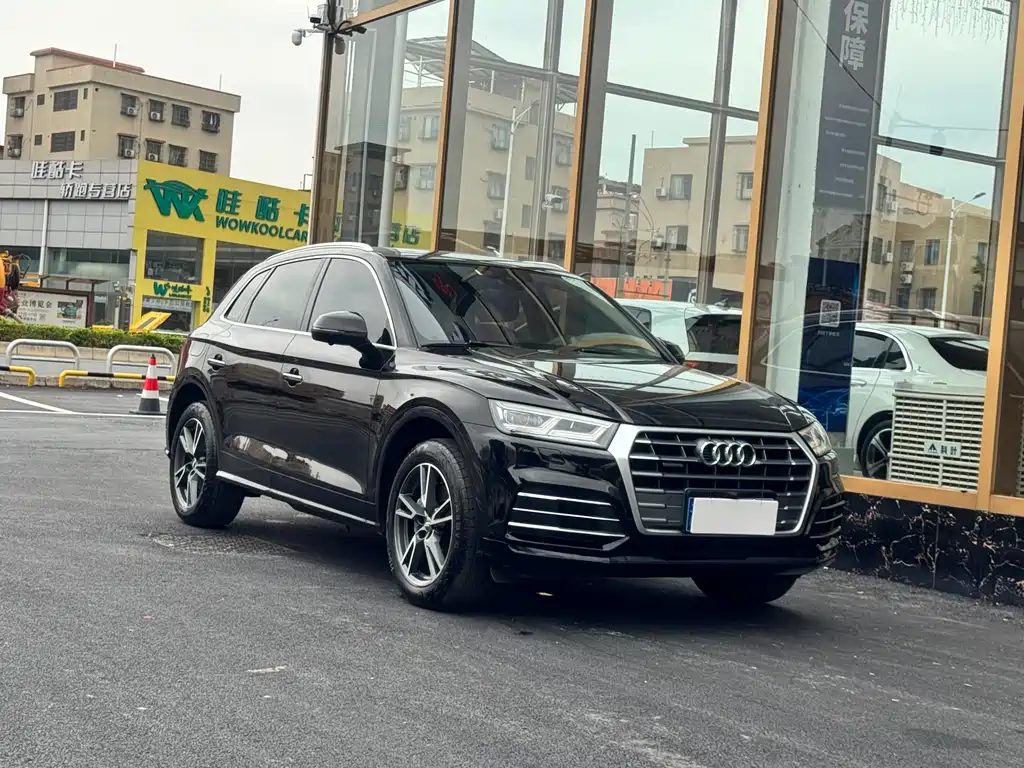 Audi Q5L 2018 — фото 18