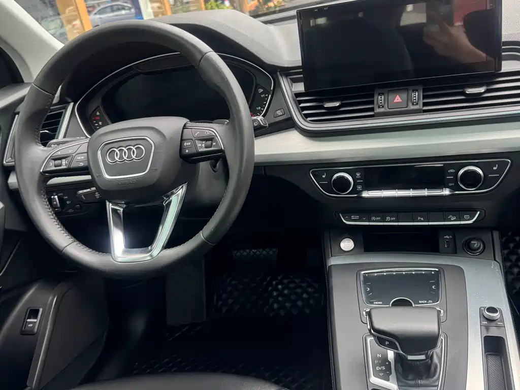 Audi Q5L 2018 — фото 22