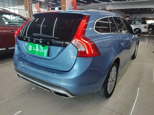 Volvo V60 2017