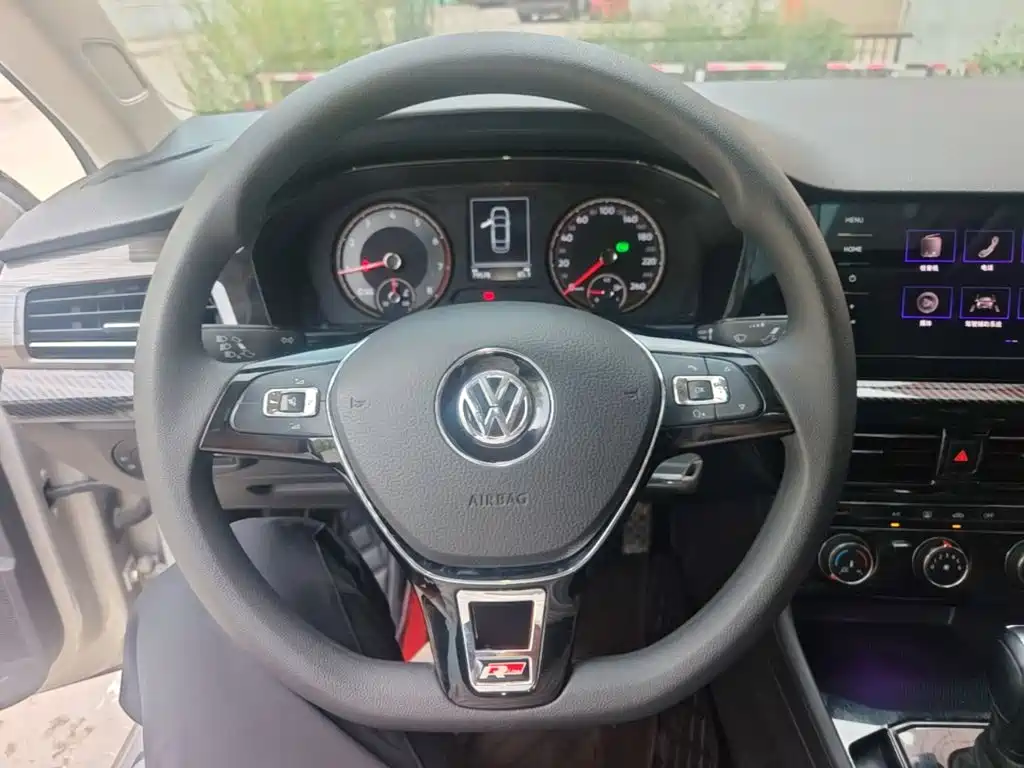 Volkswagen Lavida 2019 — фото 11